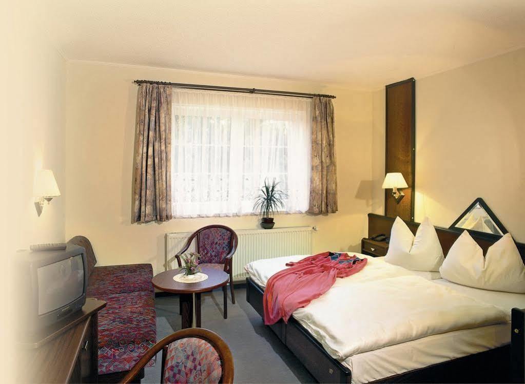Familienhotel Zur Linde Паншвиц-Кукау Экстерьер фото